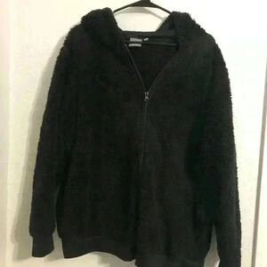 Daisy Fuentes Women’s 2X Black Fuzzy Jacket